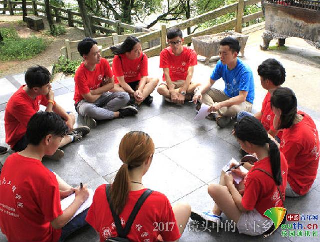 beat365平台官方网站志愿者探访老街 为灾后修复建言献策